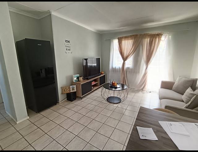 2 BEDROOM APARTMENT FOR SALE IN FLORENTIA